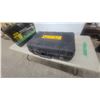 Image 6 : DeWalt DW616PKR 1 3/4 HP Fixed-Base/Plunge-Base Router Combo Kit with Case Missing Collet Nut