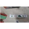 Image 2 : Lenox Compact Spirit Level with Three Vials and Ruler Scale Plumbs Elec Covers Plus