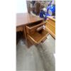 Image 4 : Vintage Single-Pedestal Wooden Desk with Five Drawers and Kneehole 27 x 35 x 20"