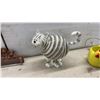 Image 6 : Shelf Decor: Porcelain Delicate Flowers, Coasters, Chicken Planter, Bobble Ceramic Cat & More
