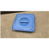 Image 4 : Vintage Jeannette Delphite Milk Glass Refrigerator Dish Lids, Set of 3