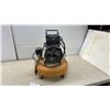 Image 5 : Stanley Bostitch Air Compressor, 200 PSI Max Gauge, 120-160 PSI Operating Range