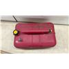 Image 3 : Wedco Red Portable Marine Gasoline Fuel Tank and Wooden Boat Paddle
