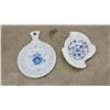 Image 7 : Blue & White Porcelain Lot: Vase, Jar, Mug, Creamer, Teapot, 2 Shakers, Dish, Bowl, & More