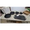 Image 1 : Cast Iron Cookware Set with Griddle, Two-Handle Pan, and Skillets, or Fry Pans 5 Pieces
