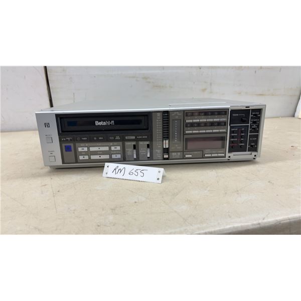 Sanyo VCR 7200 Betamax Hi-Fi Video Cassette Recorder