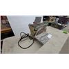 Image 4 : Rockwell Delta Combination Belt and Disc Sander with Adjustable Work Rests 4"+8"
