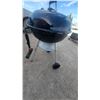 Image 3 : Weber Original Kettle Charcoal Grill with Wheels and Grill Brush