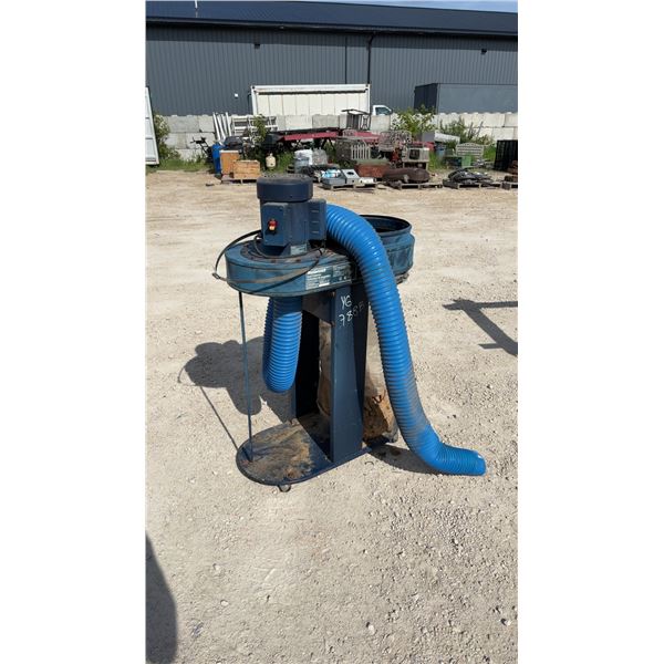 Mastercraft Dust Collector, Model 55-0045-4, 120V, 60Hz, 9.0A, 1HP, & Hose, Not Tested