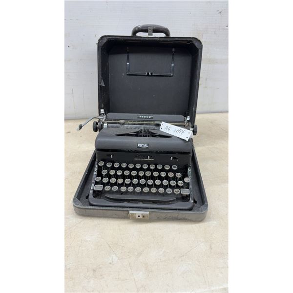 Royal Arrow Portable Typewriter with Original Carrying Case, Late 1940s to Early 1950s