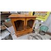 Image 2 : Wooden Wall Cabinet, Vintage Table Lamps, GE Autoset Clock Radio, Accordion Rack Jewery Box