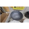 Image 3 : Vintage Graniteware Speckled Enamel Stockpot with Nested Enamelware Pieces