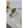 Image 4 : Black & Decker Radiant Heater and Super 3-Blade Oscillating Table Fan