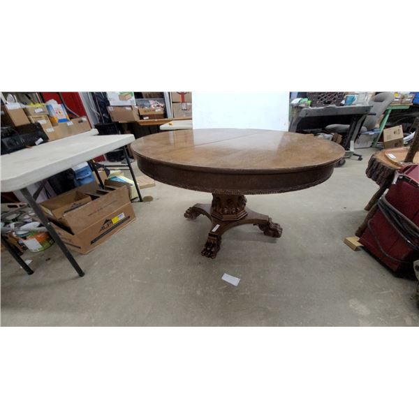 Antique Quarter-Sawn Oak Round Pedestal Dining Table With Carved Acanthus and Claw Feet 48"
