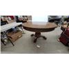 Image 1 : Antique Quarter-Sawn Oak Round Pedestal Dining Table With Carved Acanthus and Claw Feet 48"