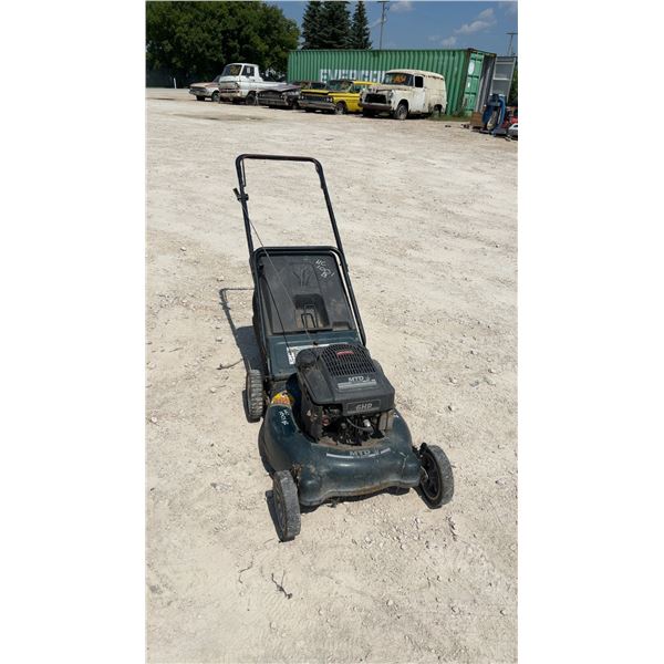 MTD Yard Machines 6 HP 21" Push Lawn Mower w/Grass Catcher, Needs Throttle Cable