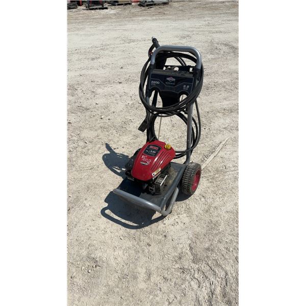 Briggs & Stratton Elite Series 2200 Max PSI 2.2 Max GPM Pressure Washer & Wand, Ran Last Year