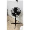 Image 2 : Black Pedestal Fan & White Plastic Stool