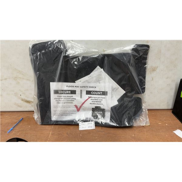Toyota Sienna Carpet Mats, New in Package, with Floor Mat Safety Check & Label