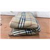 Image 7 : 3 Coin Purses, Small Brown and Blue Bandanna and Burberry Style Blanket