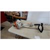 Image 4 : Stihl FS 38 Gas-Powered String Trimmer