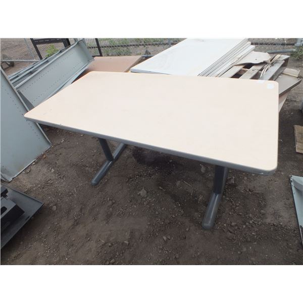 4 5ft Tables
