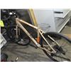 Image 1 : Hyper 9 Speed Bicycle