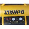 Image 2 : Dewalt 4.5 Gal Air Compressor