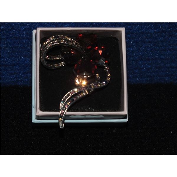 Clover Knot Rhinestone Brooch