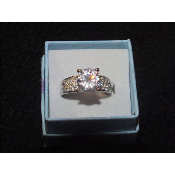 Ladies Fashion Ring Size 9 Cubic Zirconia