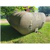 Image 3 : 1000 gallon fibreglass water tank c/w lid. Used for water only, no leaks.