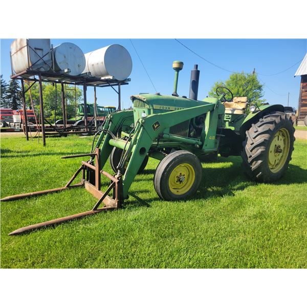 JD 3020 gas tractor, 65HP. 8 spd c/w 148 loader with forks & bucket, Replaced steering valve( 2025).