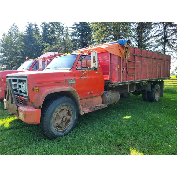 1974 GMC C6000 grain truck. V8 5&2 spd, 18 ft. wood box, new clutch & starter ($2200) in summer 2025