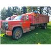 Image 1 : 1974 GMC C6000 grain truck. V8 5&2 spd, 18 ft. wood box, new clutch & starter ($2200) in summer 2025