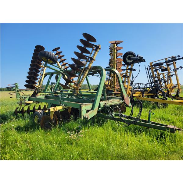 JD 230, approx. 24 ft. disc, blades approx. 21 inch, SN. 022043. NOTE: There is a JD Disc #15 at the