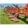 Image 6 : 8 Bottom Case plow c/w all coulters
