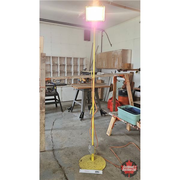 Halogen Work Light on Stand w/Outlet (7ft H)