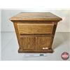 Image 1 : Oak End Table (20"H x 20"W x 18"D)