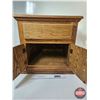 Image 3 : Oak End Table (20"H x 20"W x 18"D)