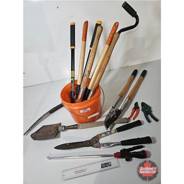 Gardening Tools / Pail : Pruners; Pruning Saw; Shears; Small Shovel