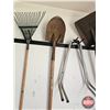 Image 2 : Long Handle Yard Tools with Ext Ladder Stand Offs
