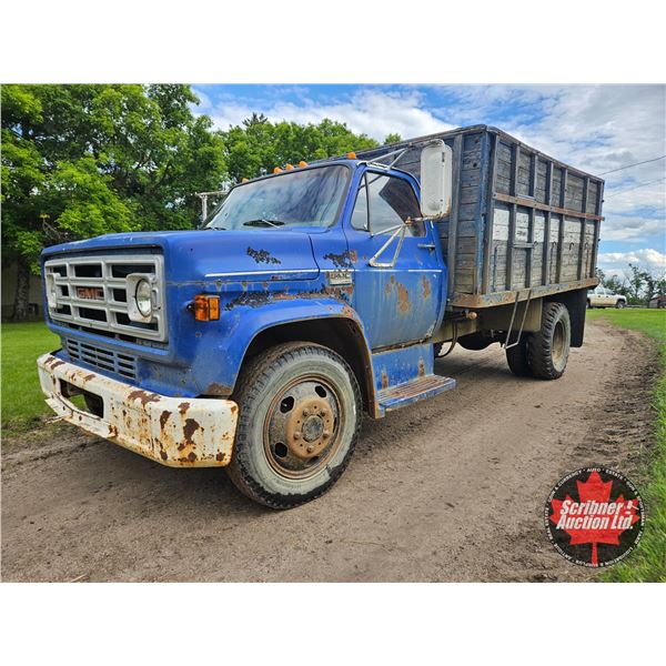 GRAIN TRUCK : 1974 GMC C5000 : 2-Ton : 12ft Box & Hoist