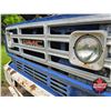 Image 33 : GRAIN TRUCK : 1974 GMC C5000 : 2-Ton : 12ft Box & Hoist