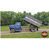 Image 37 : GRAIN TRUCK : 1974 GMC C5000 : 2-Ton : 12ft Box & Hoist