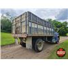 Image 5 : GRAIN TRUCK : 1974 GMC C5000 : 2-Ton : 12ft Box & Hoist