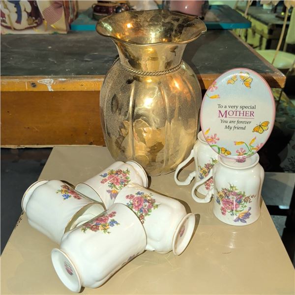 Hitori Potteries Bone China Mugs and Vase