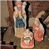 Image 5 : XL Porcelain Nativity Set with Wood Stable