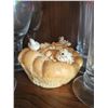Image 3 : Glassware Set With Decorative Bread Keepsake