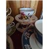 Image 4 : Porcelain Teacups and Saucers