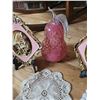 Image 3 : Lot: Crochet Doilies, Framed Plaques, &
